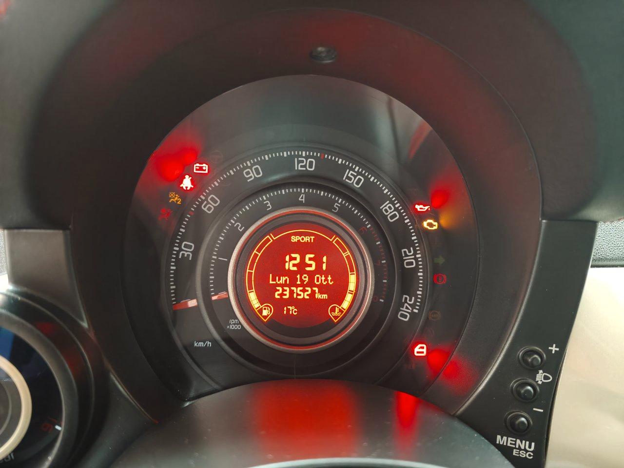 Abarth 500 1.4 16v turbo t-jet 135cv LEGGI