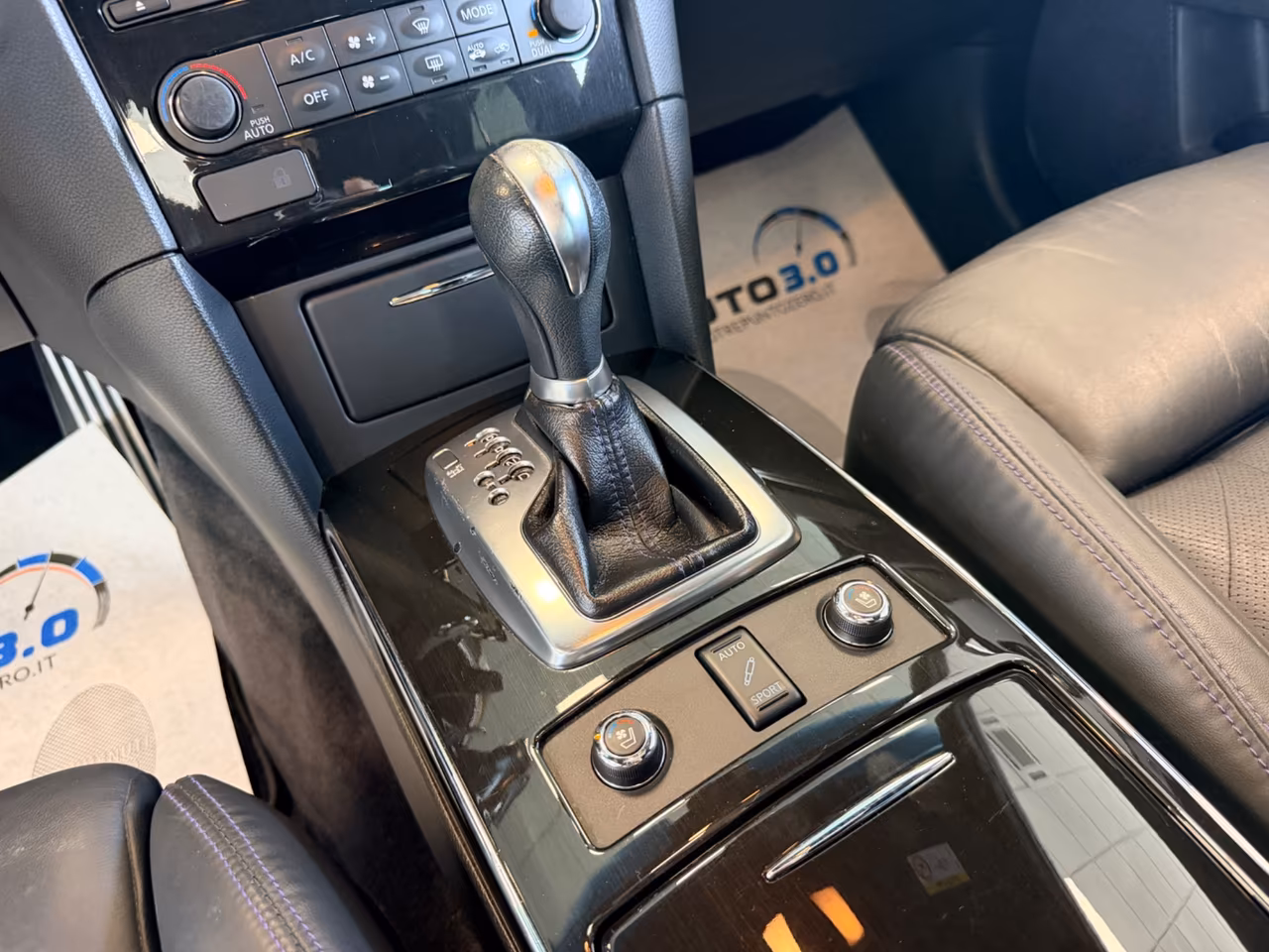Infiniti QX70 3.0 diesel V6 AT S Premium