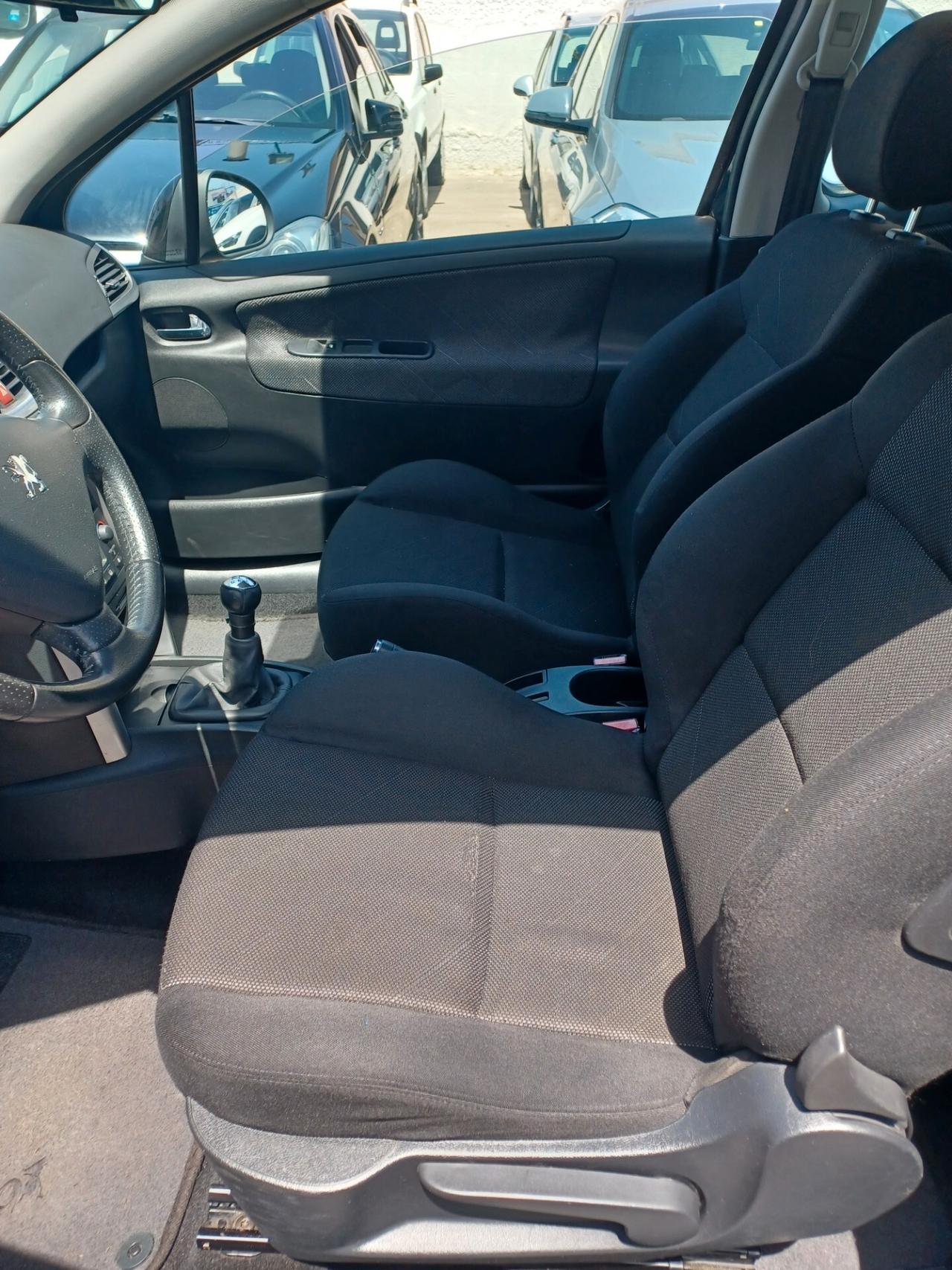 Peugeot 207 1.4 88CV 3p. ONE Line