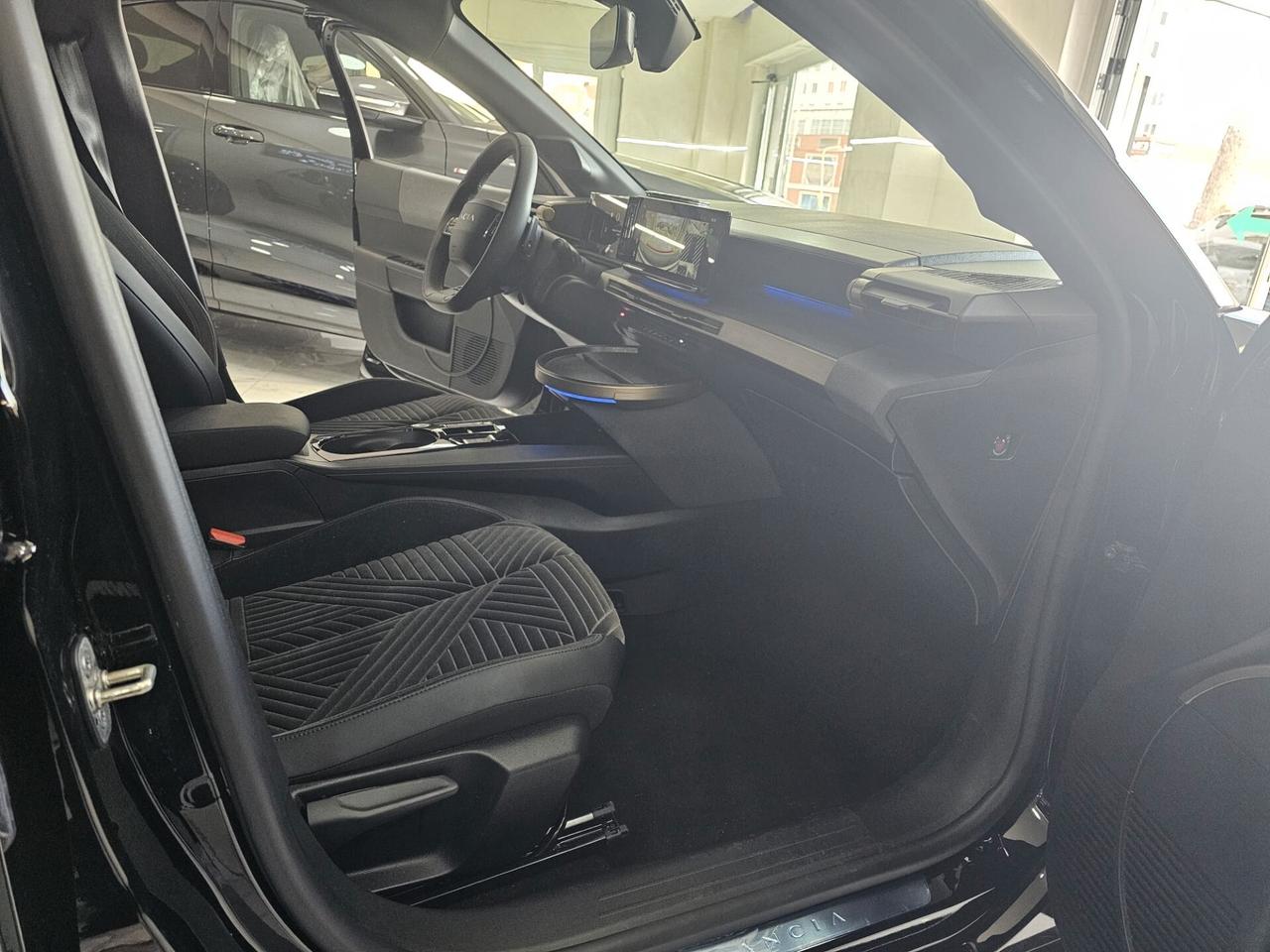 NUOVA LANCIA YPSILON IBRIDA LX 1.2 IBRIDO 81KW (110CV) CAMBIO AUTOMATICO