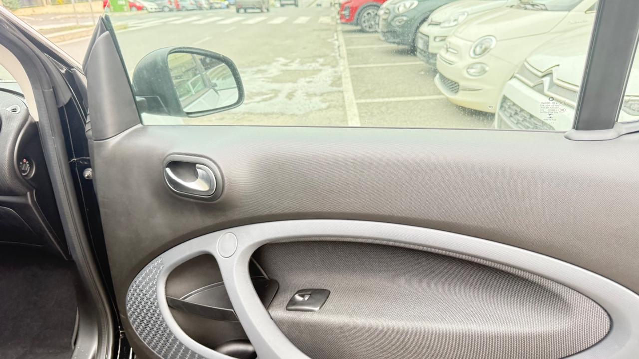 Smart ForTwo 90 0.9 T twinamic CABRIO PASSION LED NAVI KAMERA PDC PACK AMBIENT PACK SPORT PDC