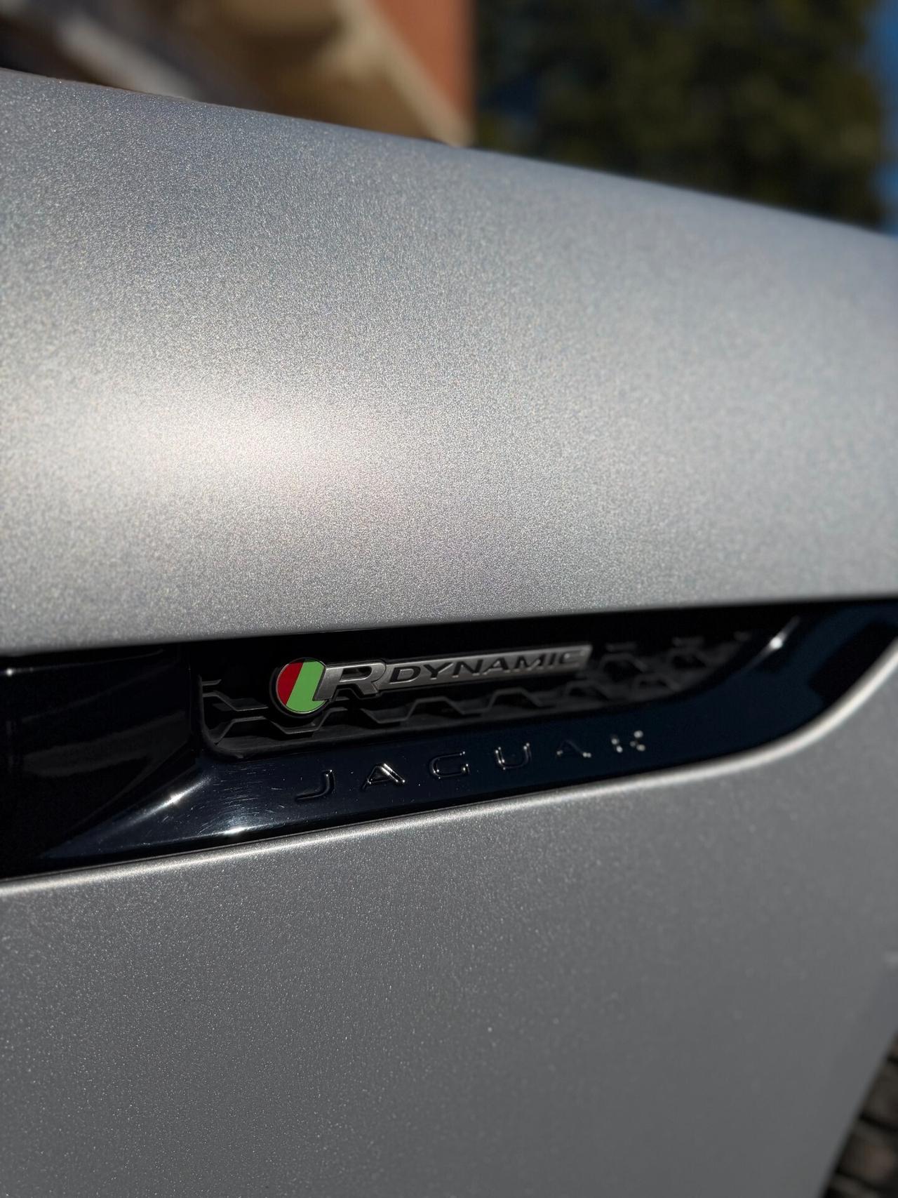 Jaguar F-Type 2.0 P300 300CV R-Dynamic - Grigio Satinato SVO
