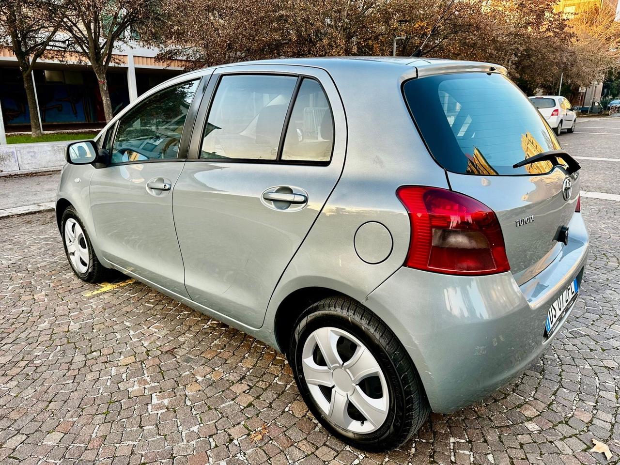 Toyota Yaris 1.4 D-4D DPF 5 porte