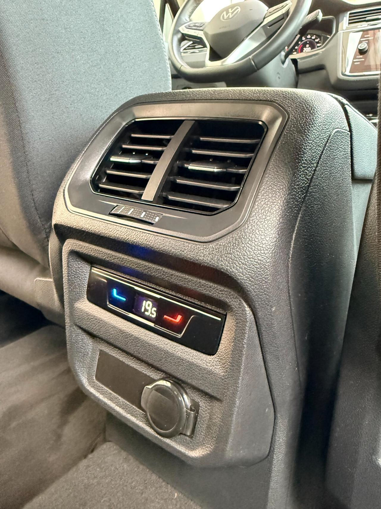 Volkswagen Tiguan 2.0 tdi Elegance 150cv dsg APPLE CARPLAY,ANDROID AUTO,TELECAMERA,NAVI,VIRTUAL COCKPIT,ALCANTARA