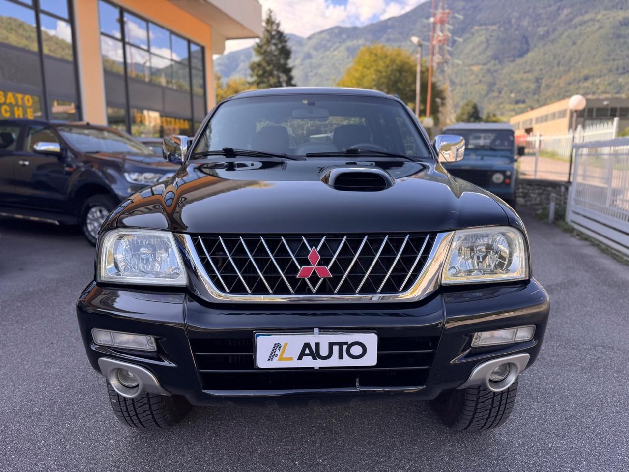 Mitsubishi L200 2.5 TD cat 4WD Club Cab Intense