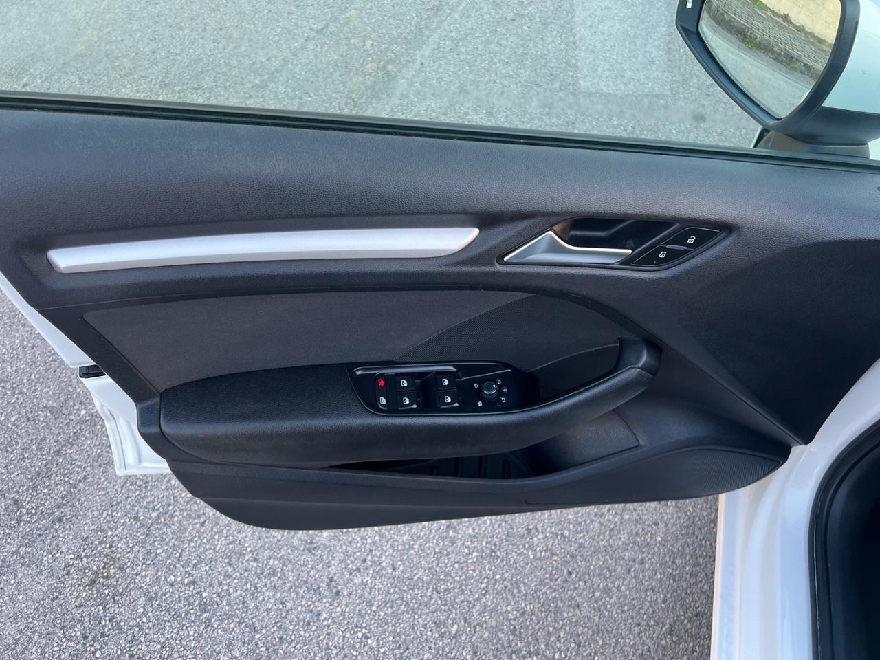 Audi A3 1.6 TDI 116cv diesel Business 2017