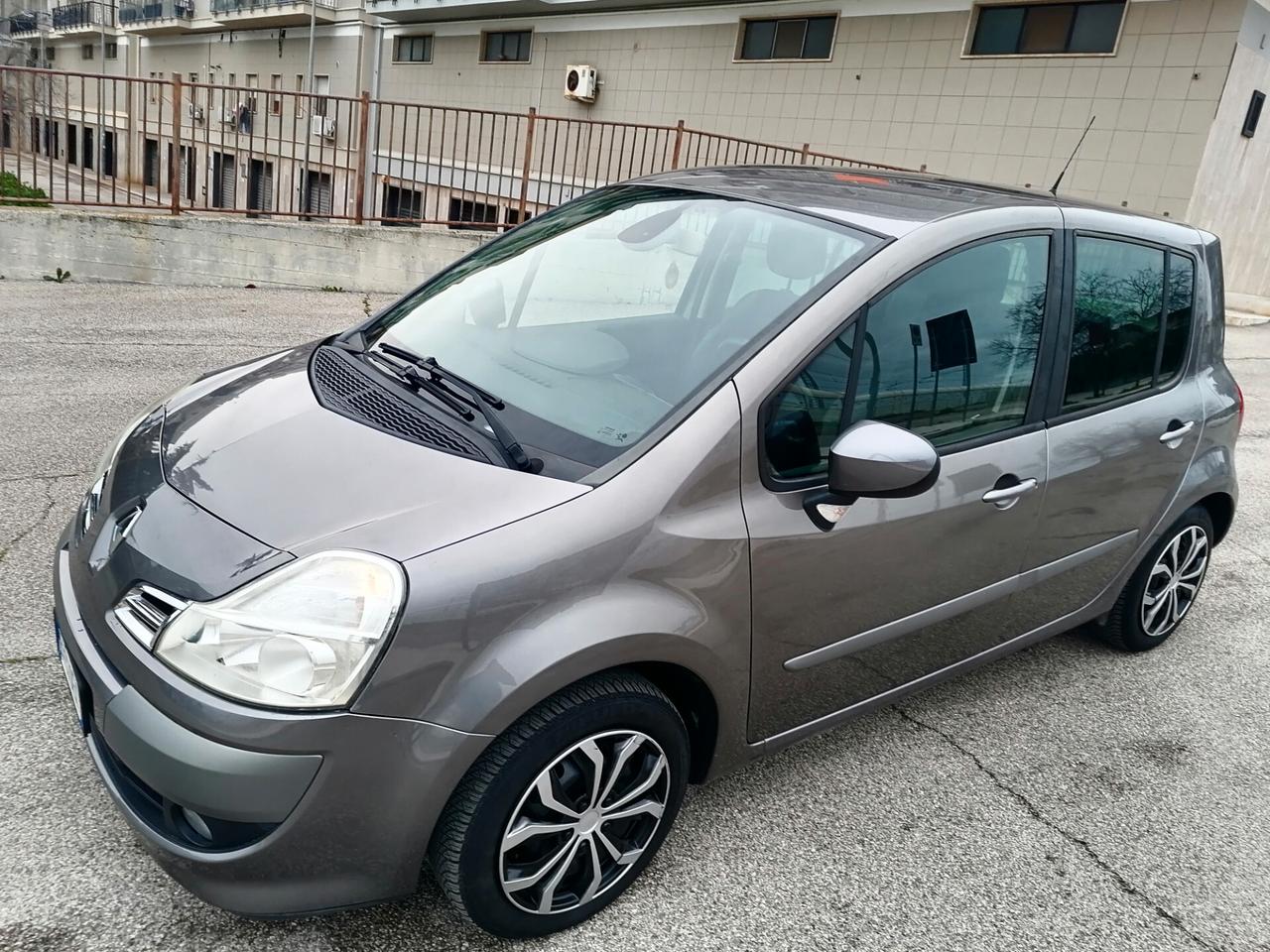 Renault Modus Grand 1.2 benz *110.000km* 2011