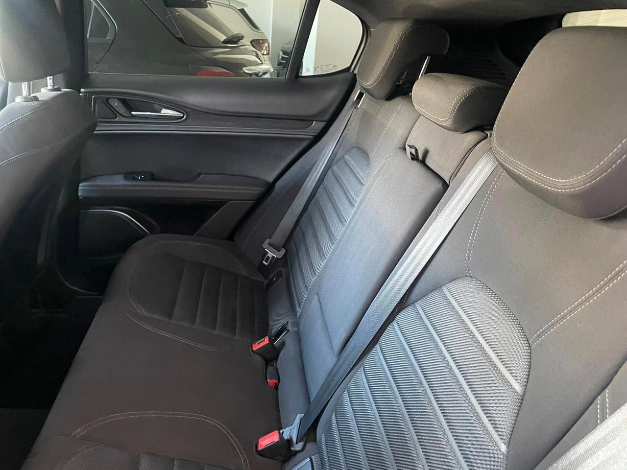 Alfa Romeo Stelvio 2.2 Turbodiesel 160 CV AT8 RWD Super Business