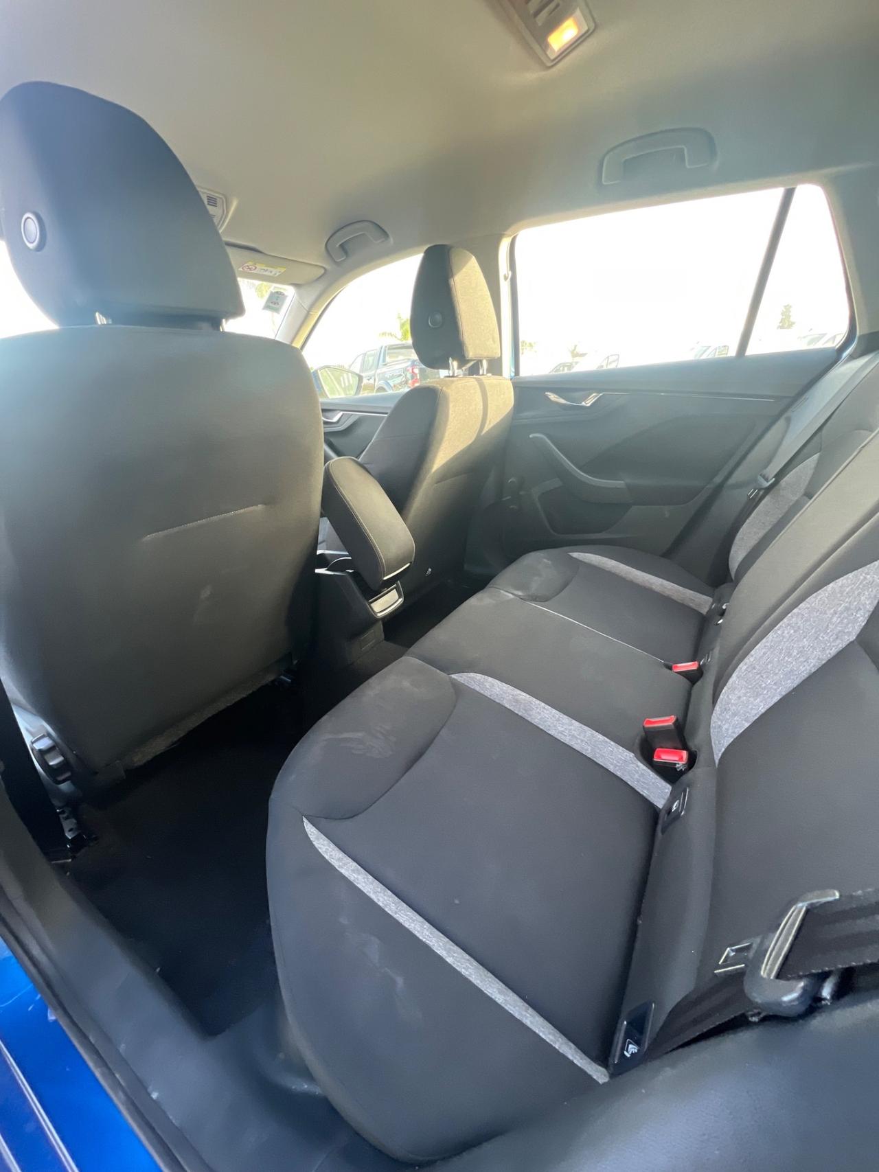 Skoda Kamiq 1.0 tsi Ambition 95cv possibilità noleggio no scoring