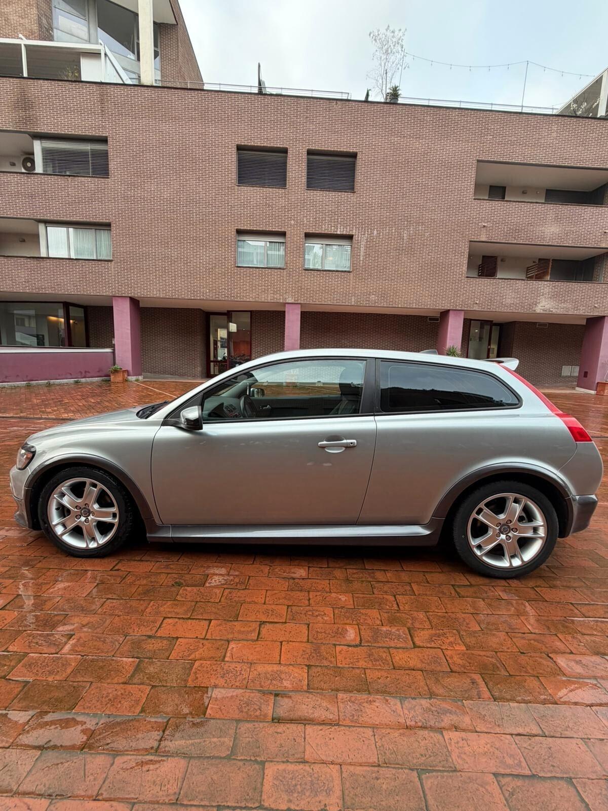 Volvo C30 2.4 D5 aut. R-DESIGN