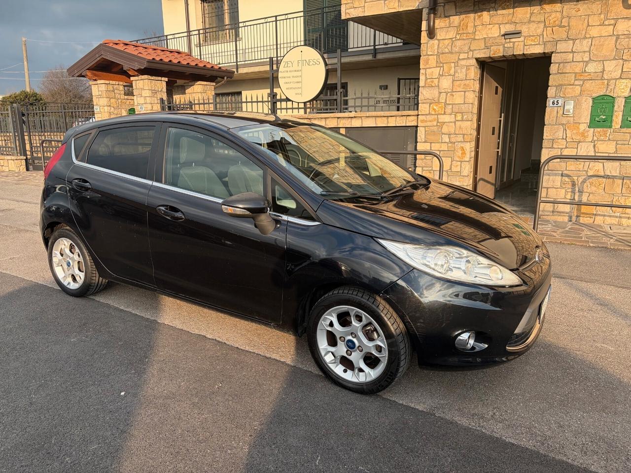 Ford Fiesta Ikon 1.4 TDCi 70CV 5 porte