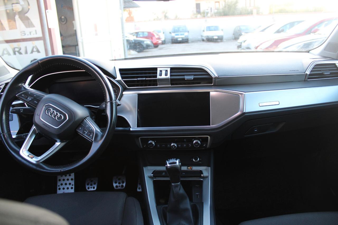 Audi Q3 35 TDI quattro Business