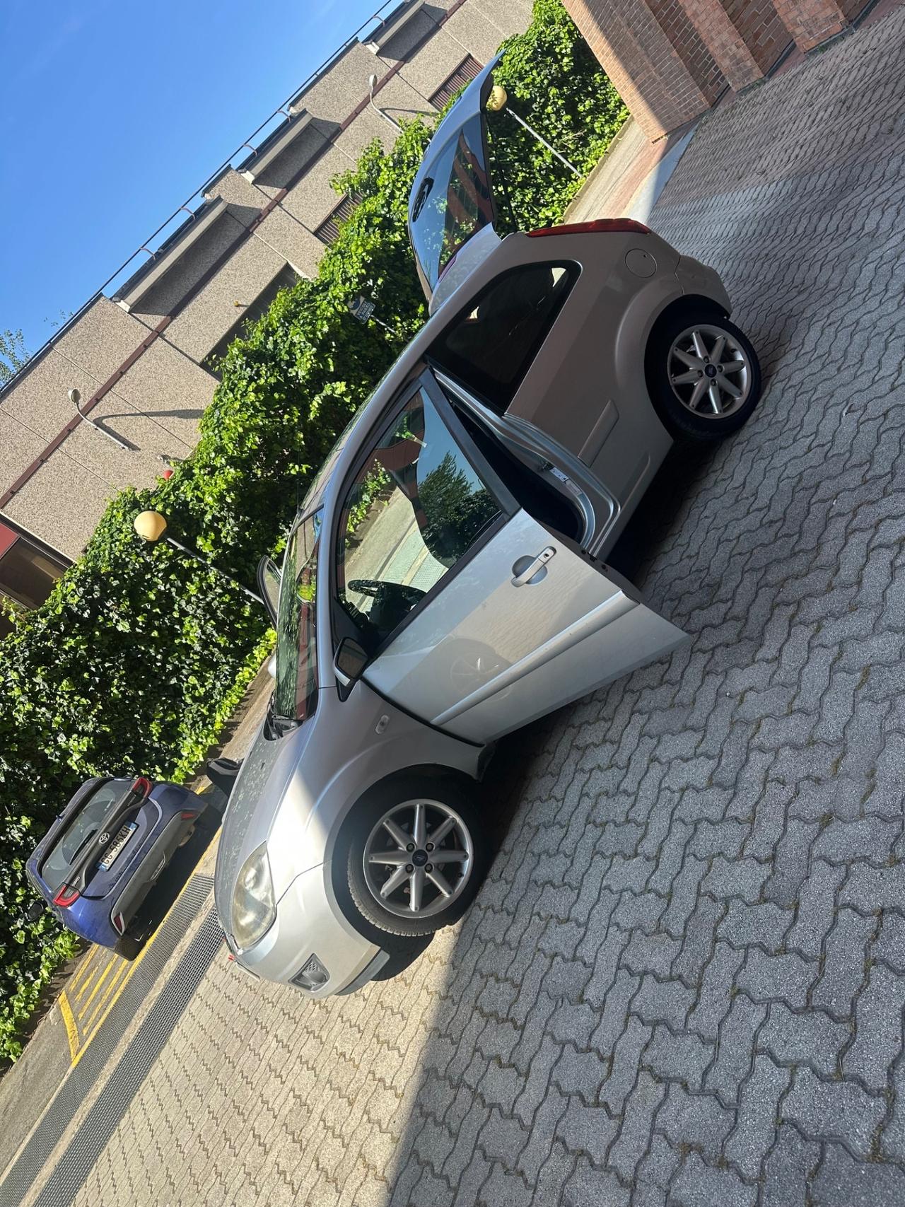 Ford Fiesta 1.2 16V 3p. Ghia