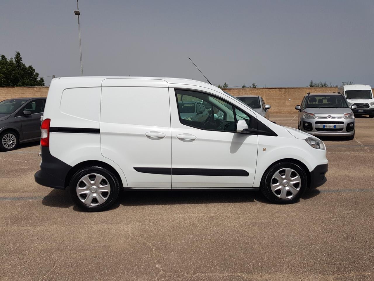 Ford Transit Courier 1.5 TDCi 75CV Van Entry