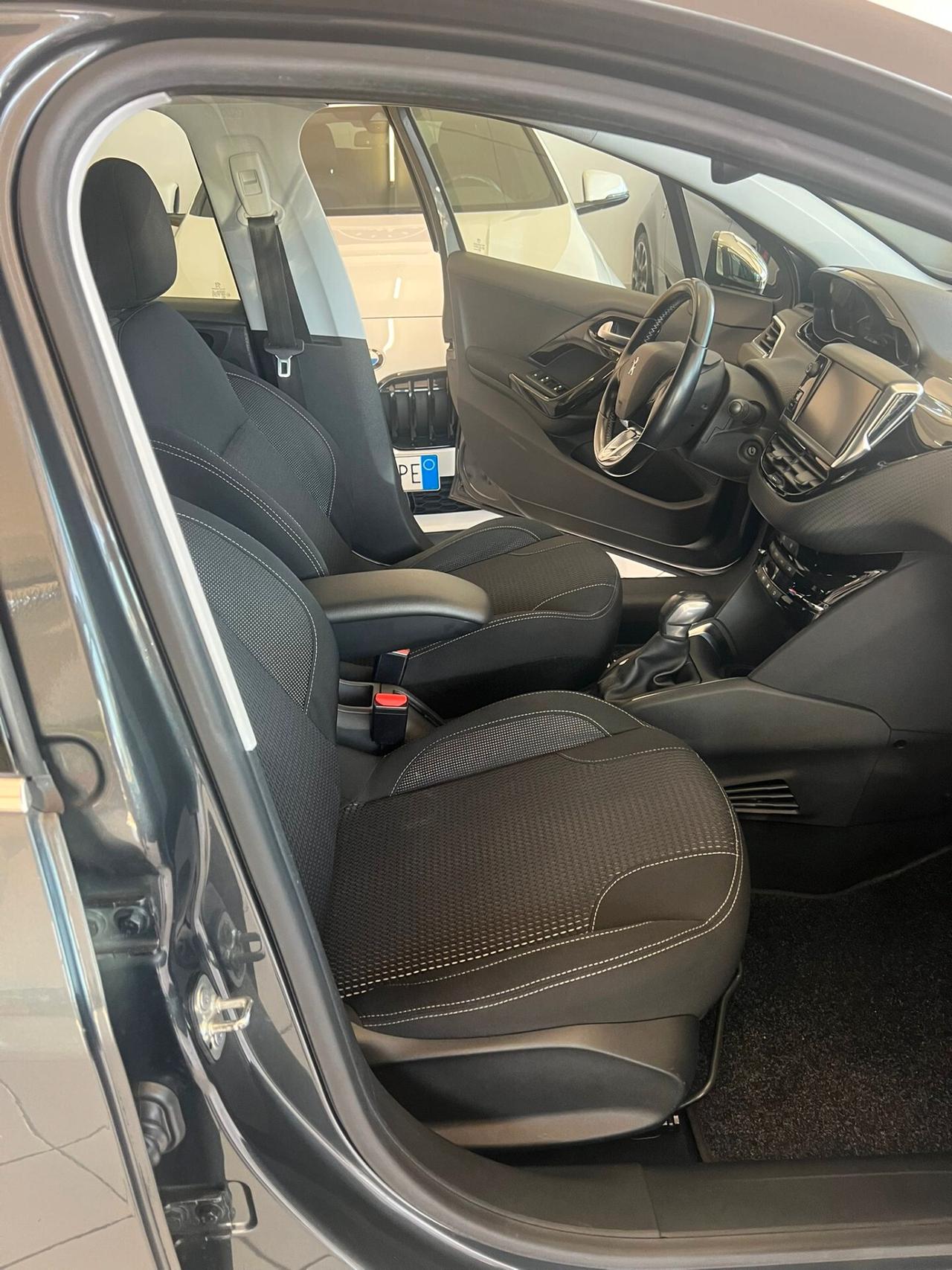 Peugeot 208 PureTech 82 5 porte Allure