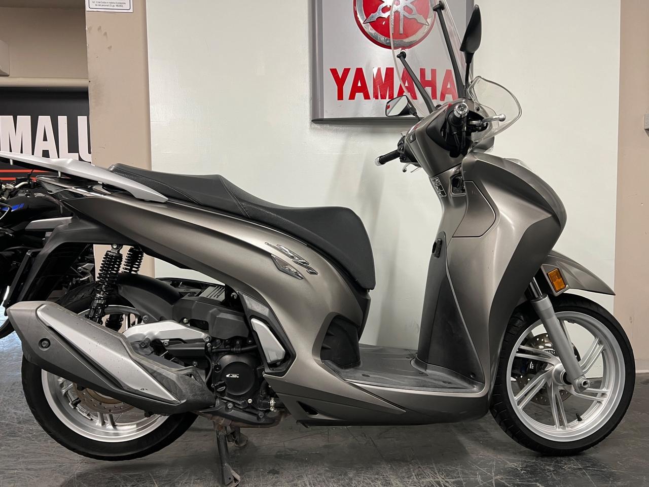 Honda SH 350 i