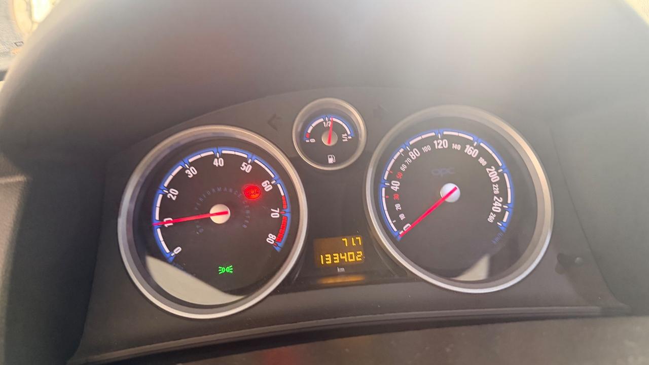 Opel Astra OPC 2.0 T 240CV