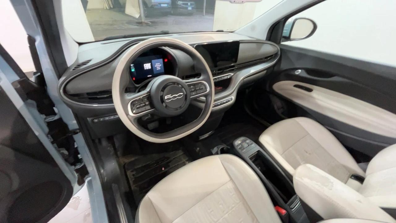 Fiat 500 500e Cabrio 42 kWh La Prima