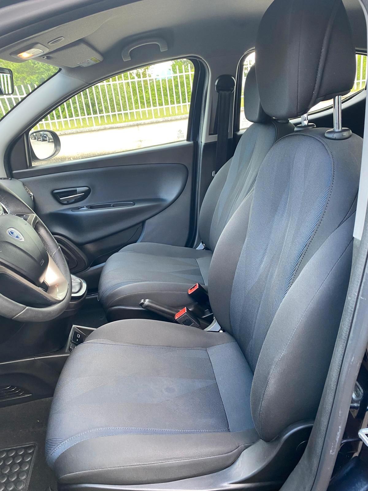 Lancia Ypsilon 1.2 69 CV 5 porte Gold