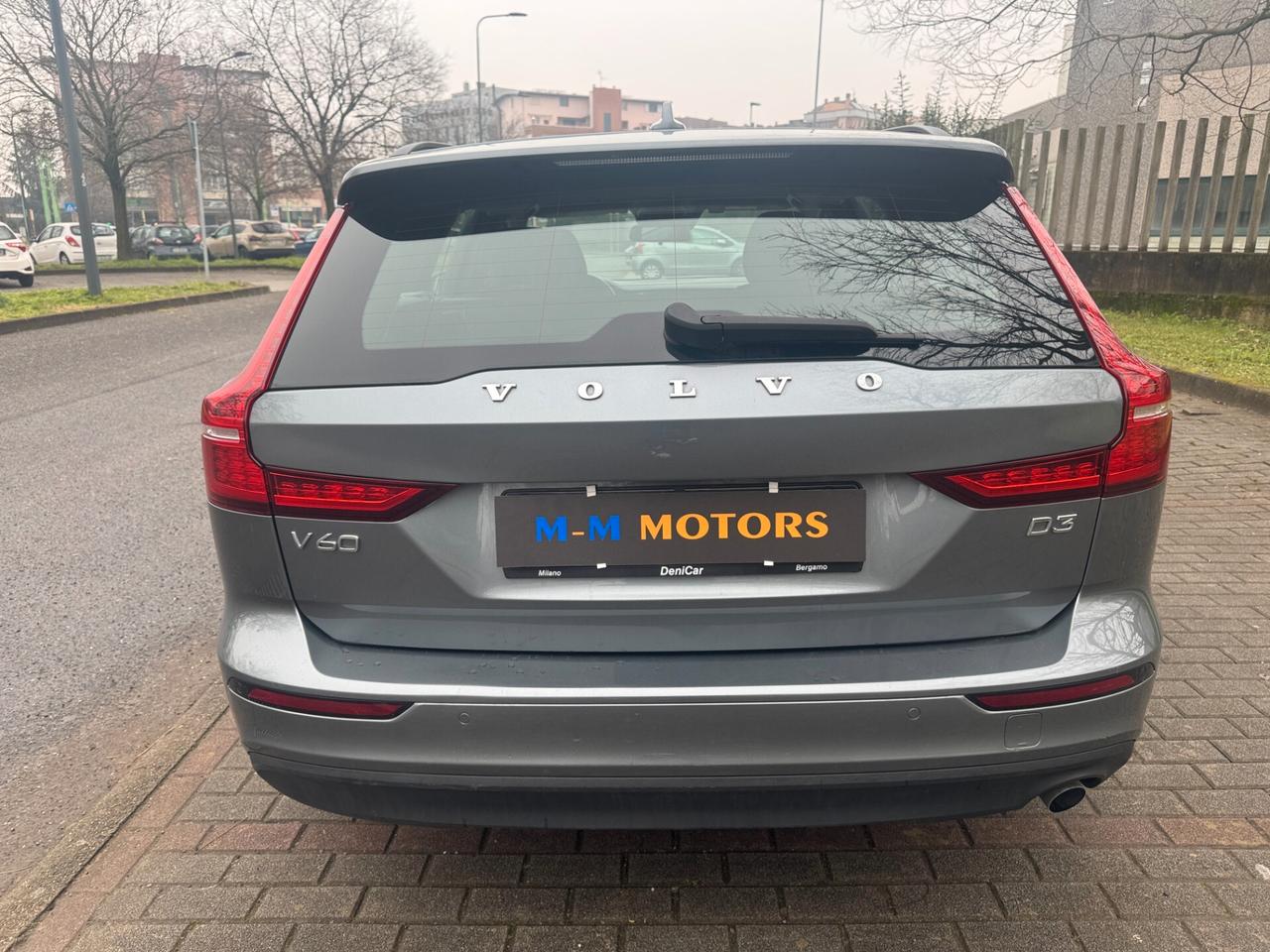 Volvo V60 2.0 d3 Momentum Business Pro auto my21