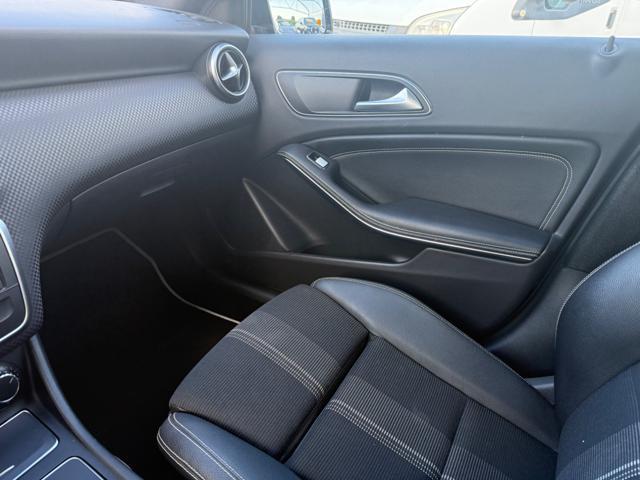 MERCEDES-BENZ A 200 d Automatic Premium