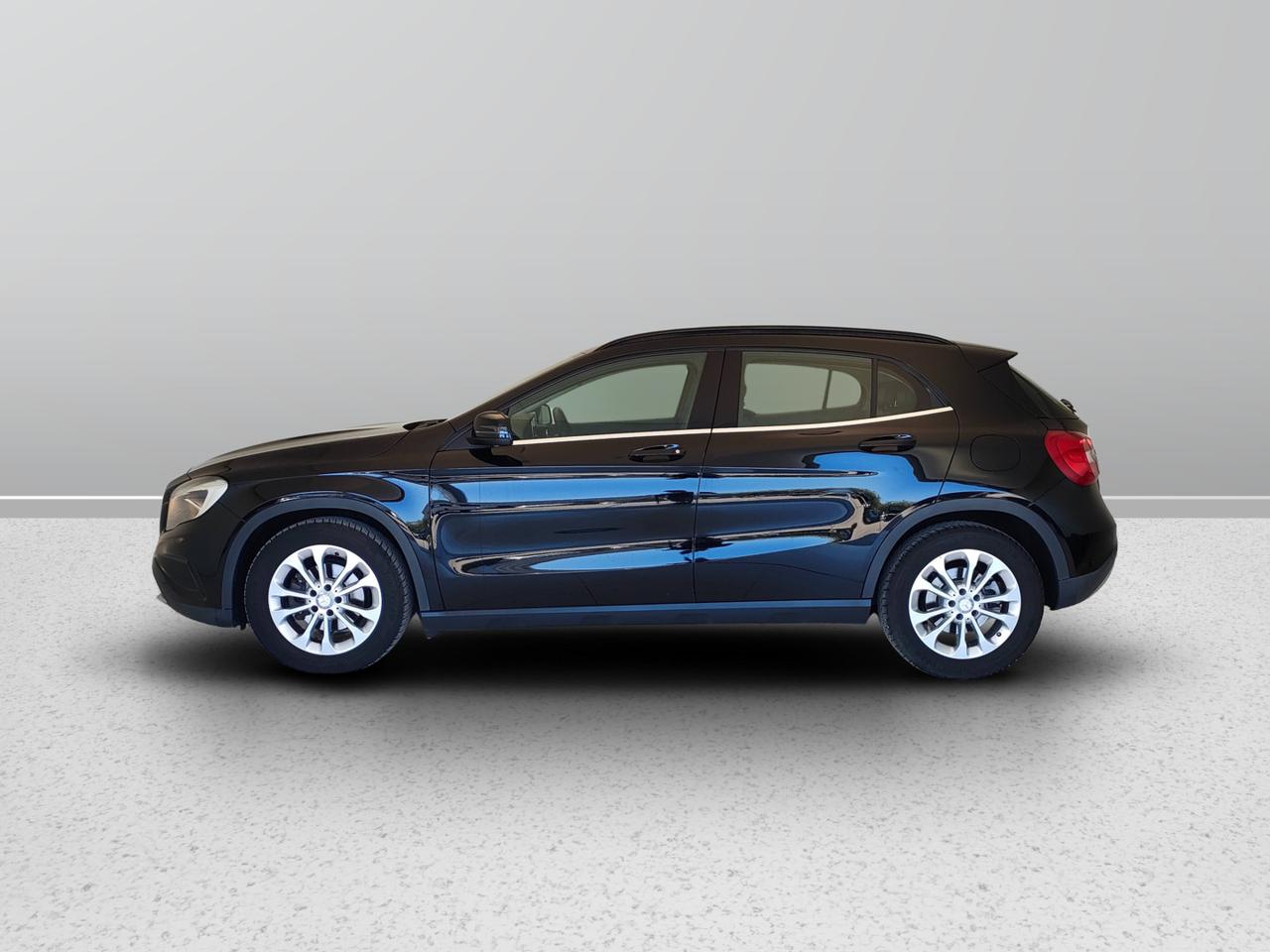 Mercedes-Benz GLA-X156 2017 - GLA 180 d Business