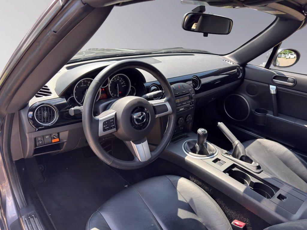 MAZDA MX-5 Roadster Coupe Fire del 2011