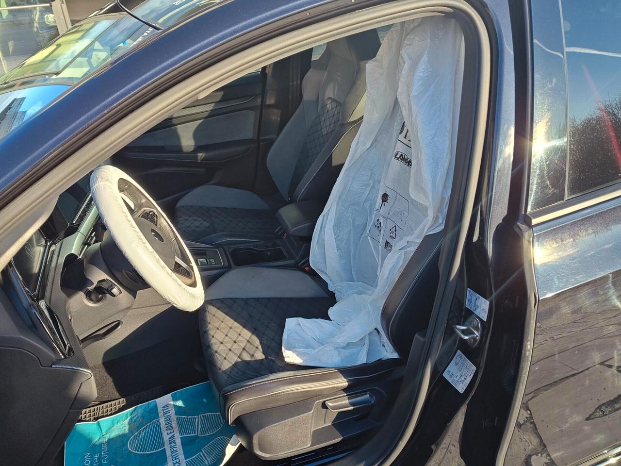 VOLKSWAGEN GOLF VIII 2.0 TDI 150 CV DSG SCR R-LINE