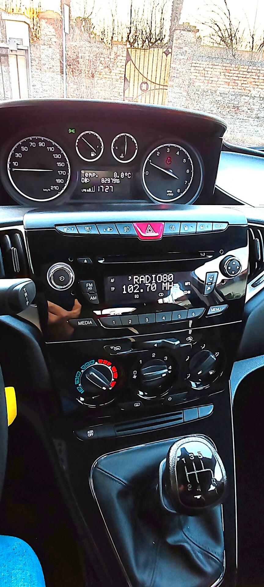 Lancia Ypsilon 1.2 69 CV 5 porte GPL Ecochic Gold