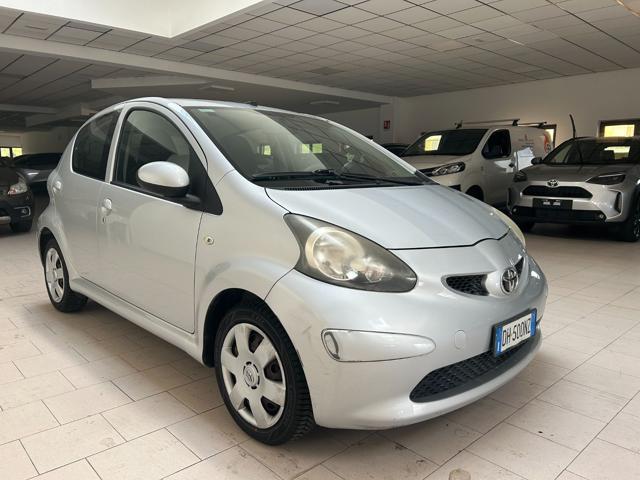 TOYOTA Aygo 1.0 12V VVT-i 5 porte Sol m-mt