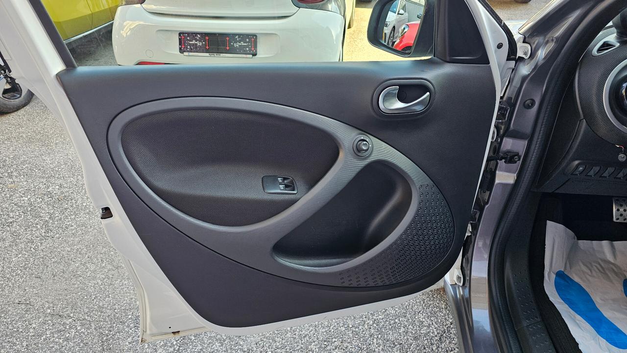 Smart Forfour 70 1.0 twinamic Passion PACK SPORT NAV ANDROID CARVERTICAL OK