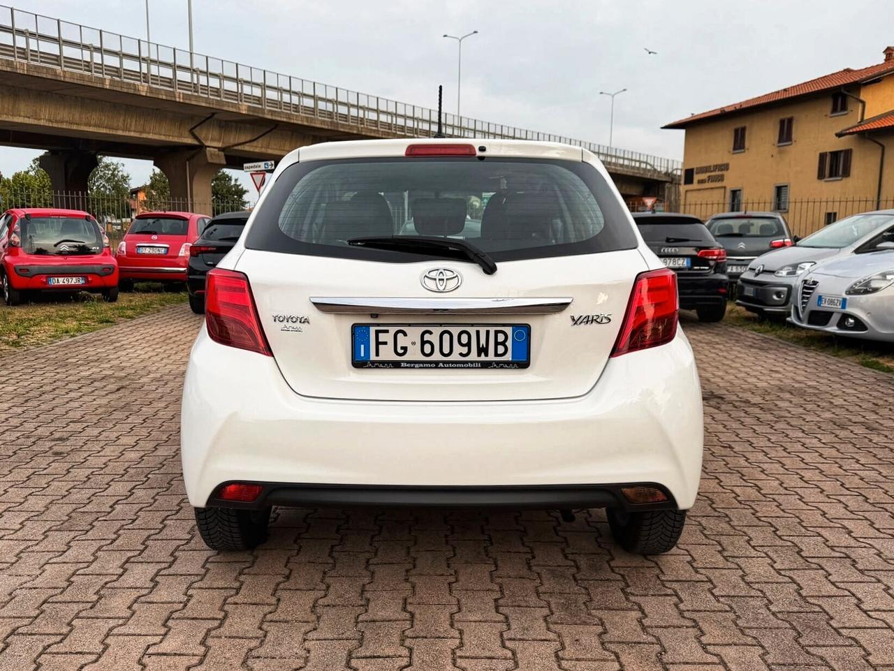Toyota Yaris 1.0 5 porte Lounge OK NEOPATENTATI