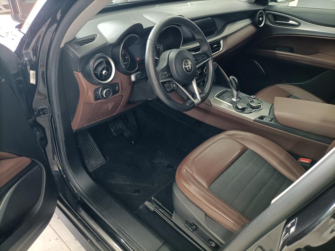 Alfa Romeo Stelvio 2.2 Turbodiesel 180 CV AT8 RWD Executive 06/2017