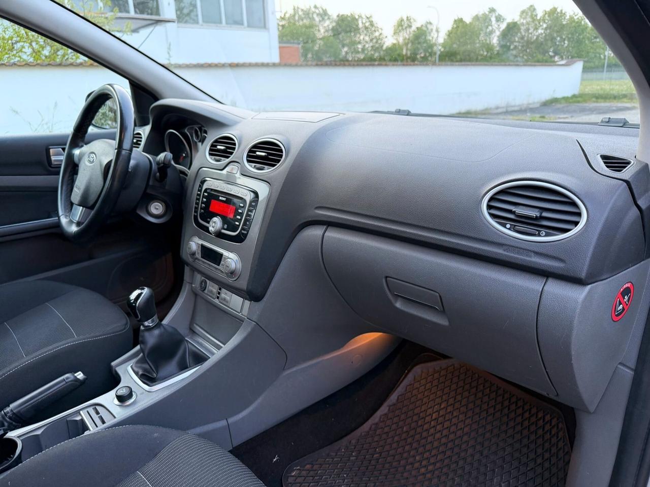 FORD FOCUS 2.0 TITANIUM BENZINA GPL 2030