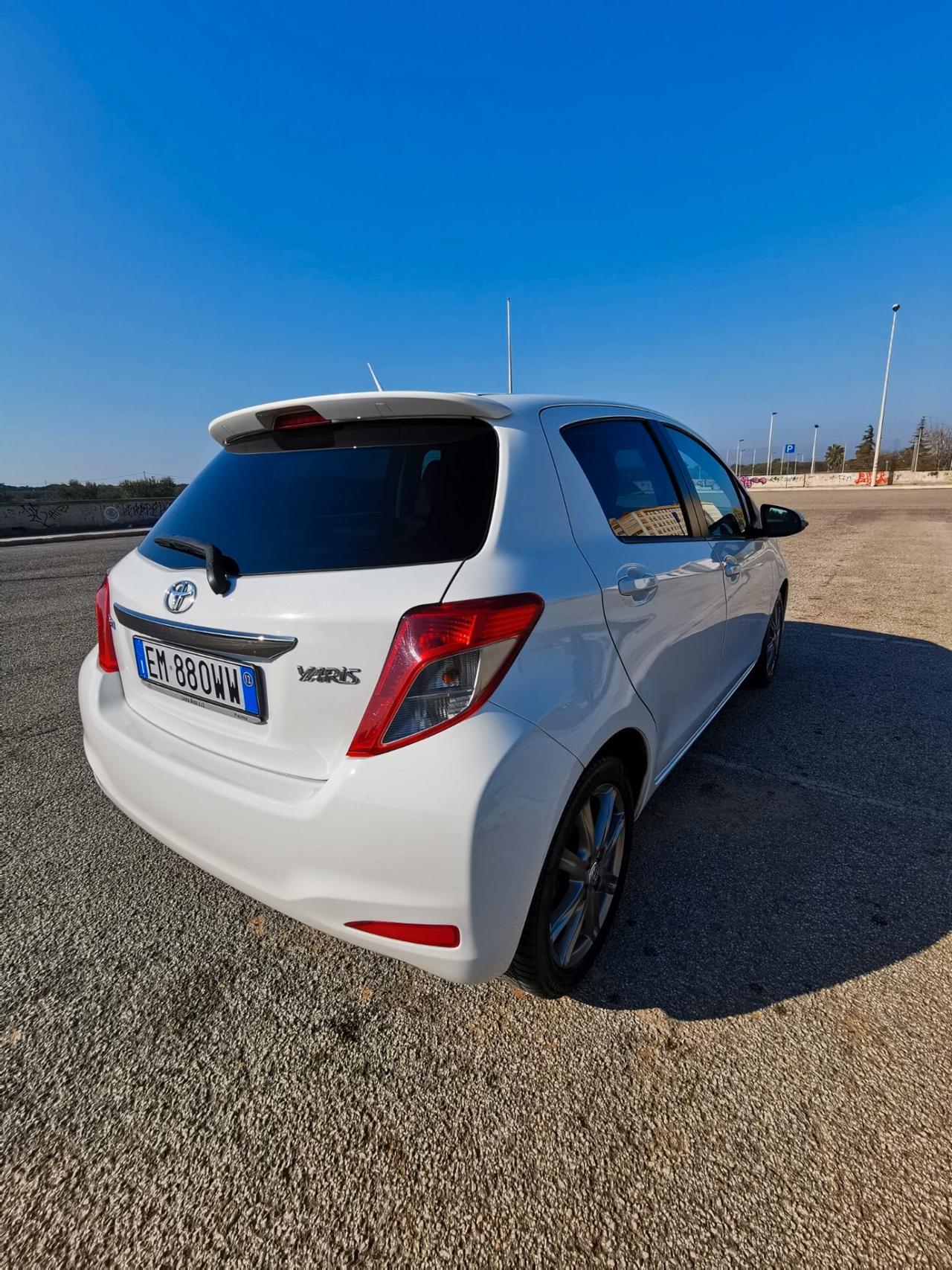 Toyota Yaris 1.3 5 porte Lounge TETTO PAN.