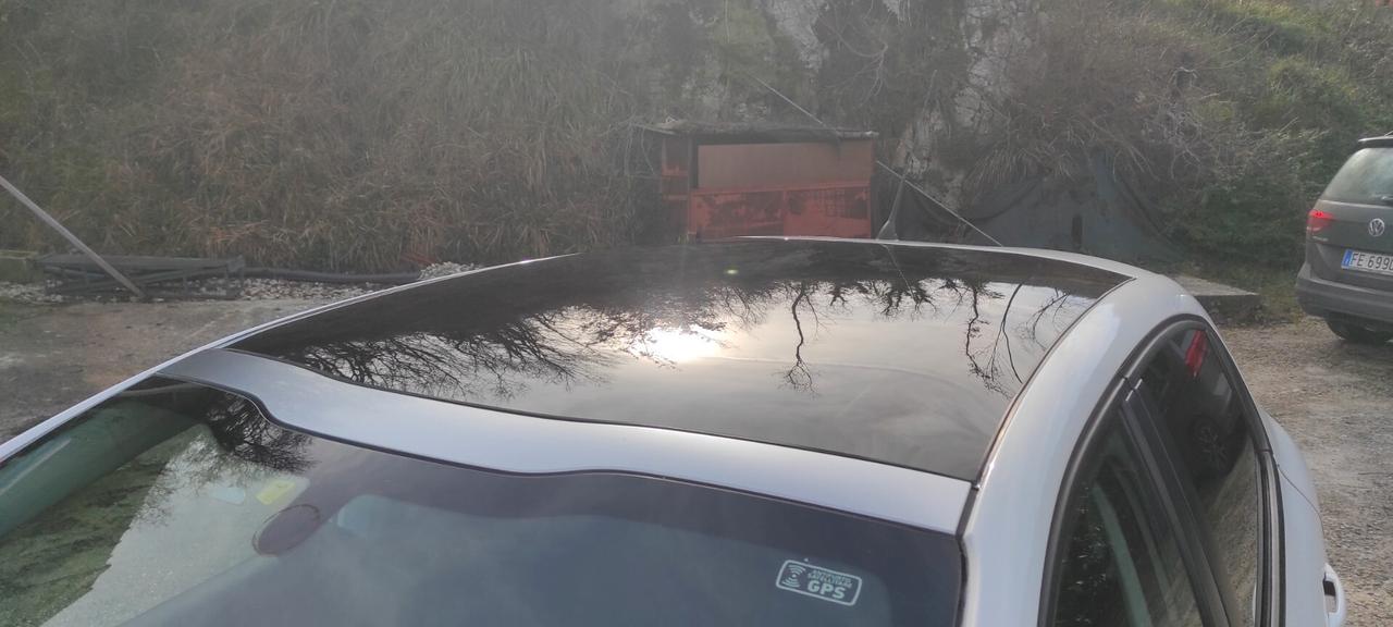 Peugeot 208 1.4 HDi 68 CV 5 porte Allure