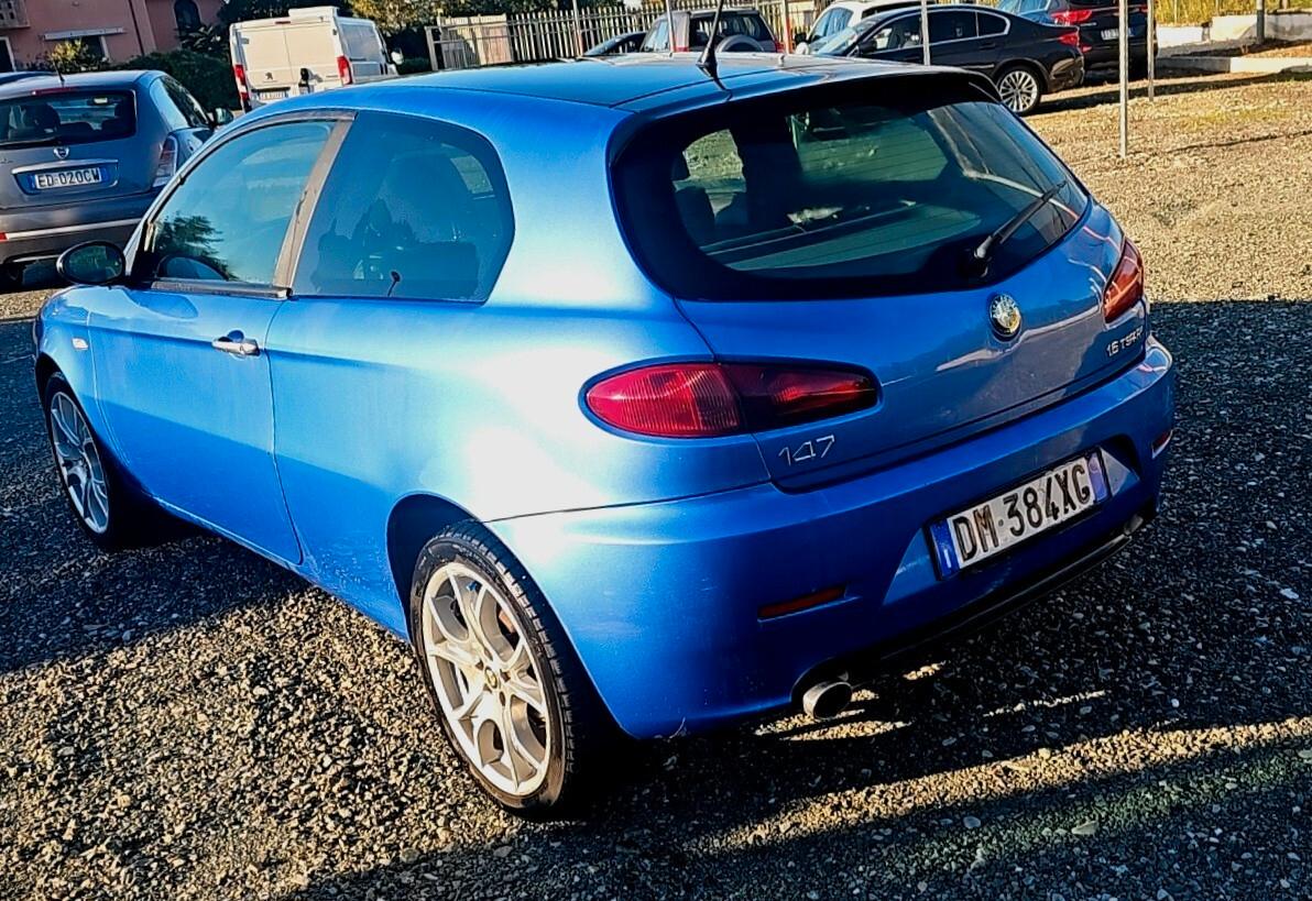 Alfa Romeo 147 1.6 16V TS (105) 3 porte Distinctive