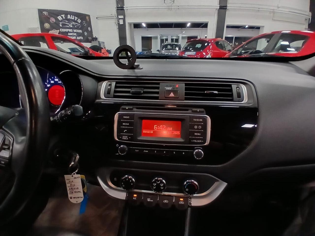 Kia Rio 1.1 CRDi 5p. Cool SOLO CON FINANZIAMENTO 6500€