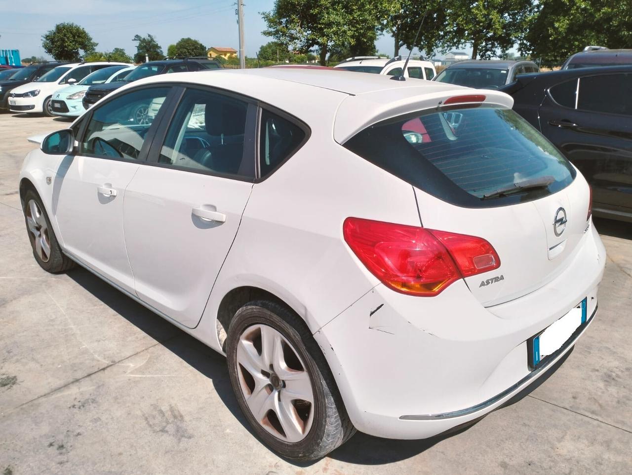 Opel Astra 1.6 CDTI - SINISTRATA -