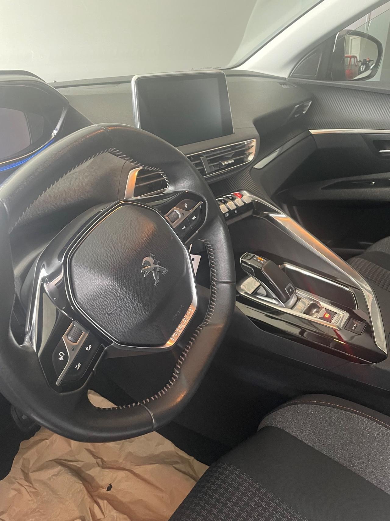 Peugeot 3008 BlueHDi 130 S&S Business