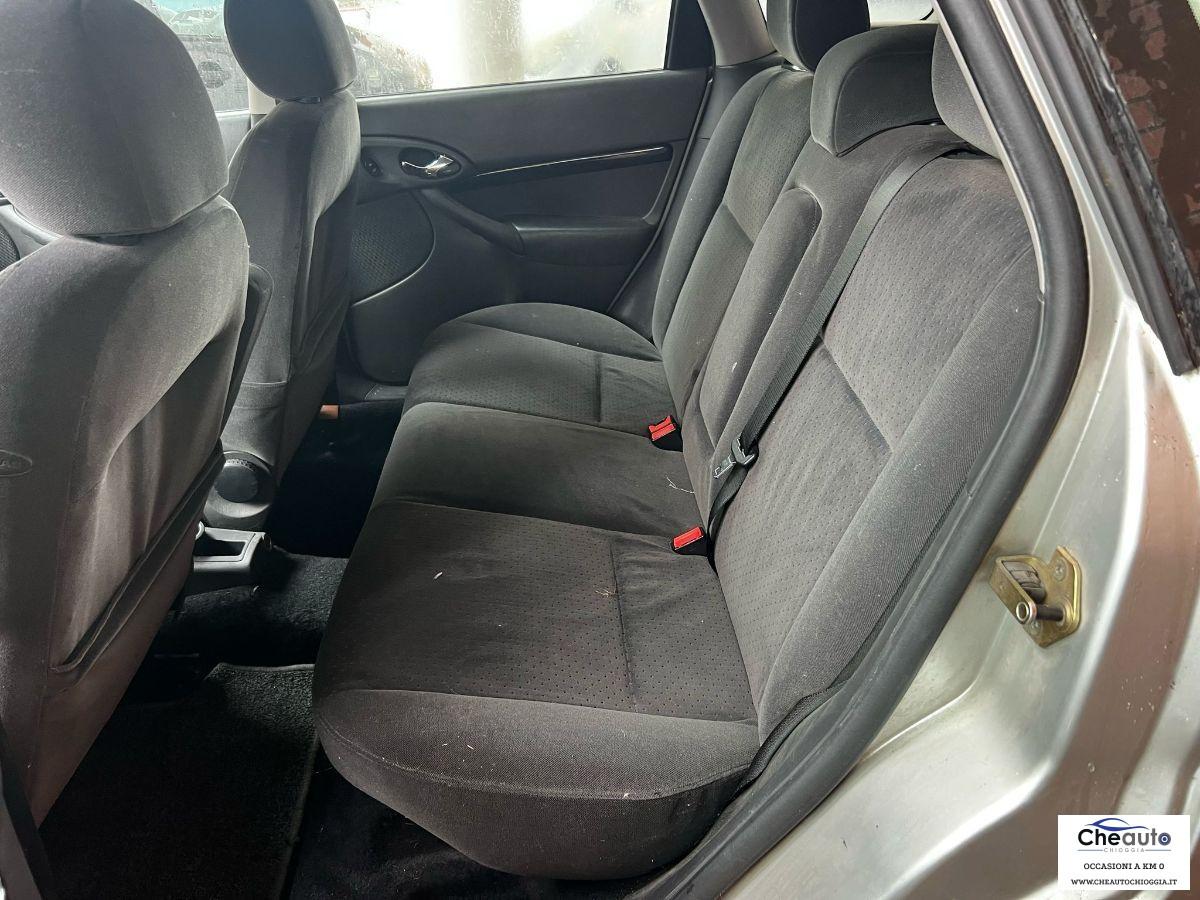 FORD - Focus - 1.6i 16V 5p. Ambiente