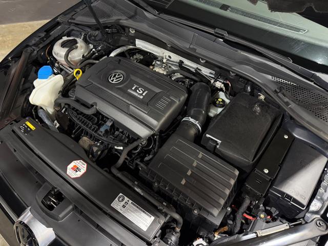 VOLKSWAGEN Golf R RISERVATA