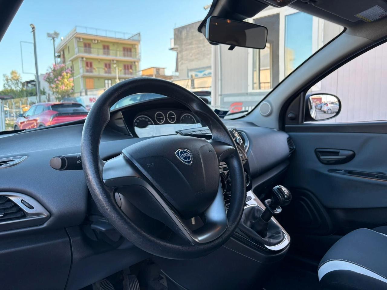 Lancia Ypsilon 1.2 69 CV 5 porte S&S Platinum