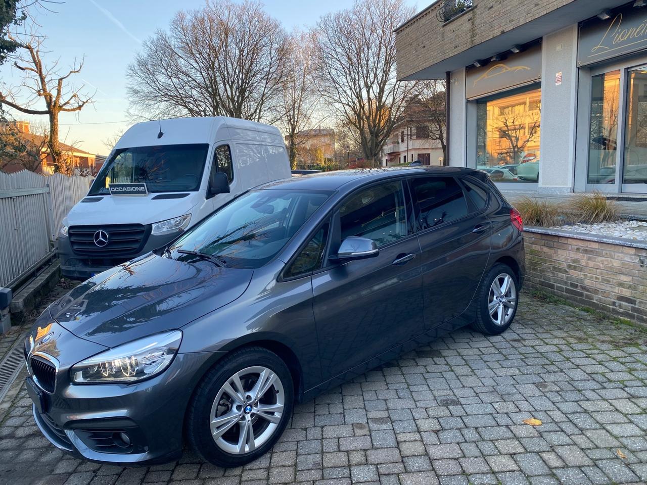 Bmw 2er Active Tourer 218d Advantage