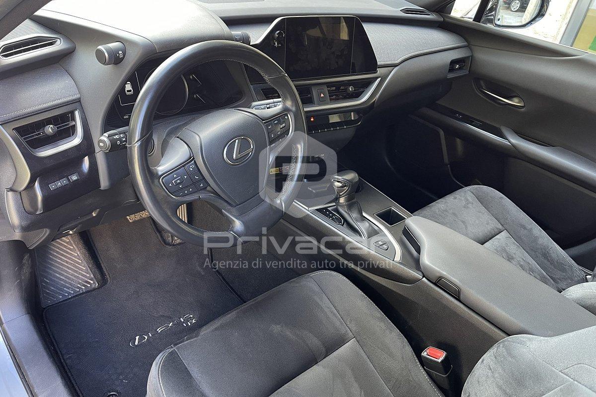 LEXUS UX Hybrid Urban