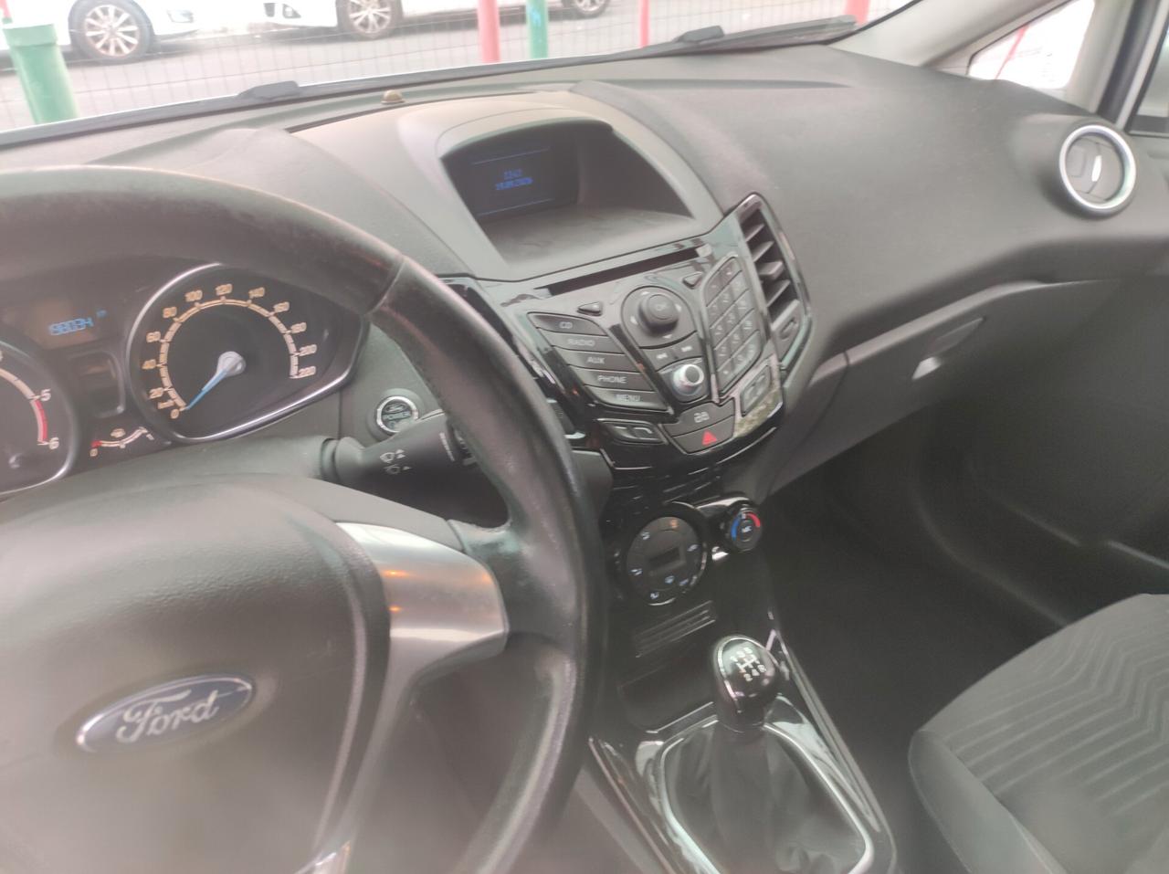 Ford Fiesta 1.5 TDCi 75CV 5 porte Titanium