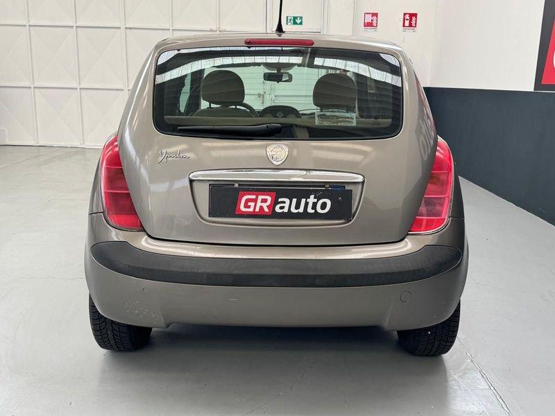 Lancia Ypsilon 1.2 16V Platino