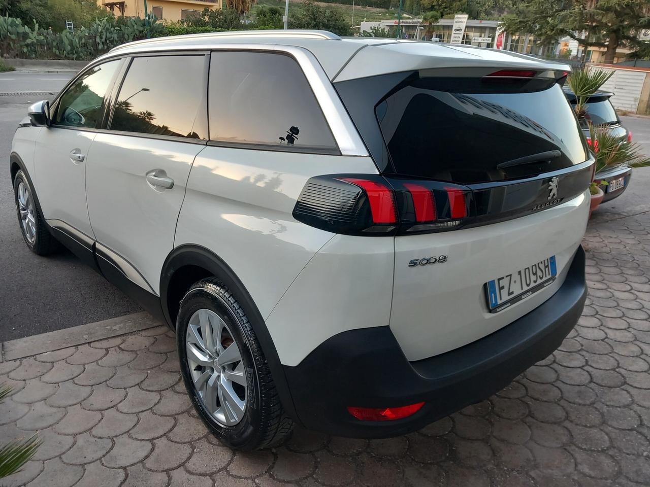 Peugeot 5008 BlueHDi 130 cv