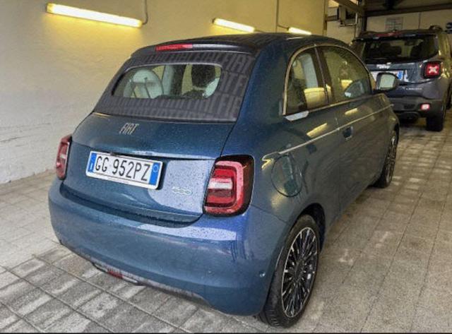 FIAT 500e Cabrio 42 kWh La Prima 320 Km autonomia