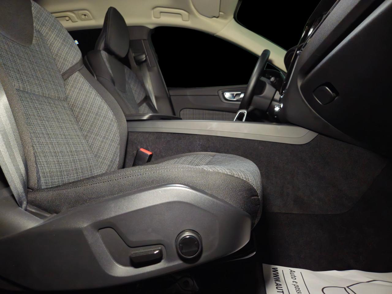Volvo XC60 2.0 b4 Core auto